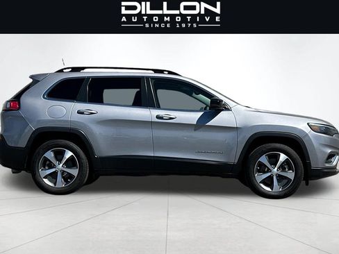 Used 2022 Jeep Cherokee Limited w/ Mopar Interior Package AWD/4WD image 3
