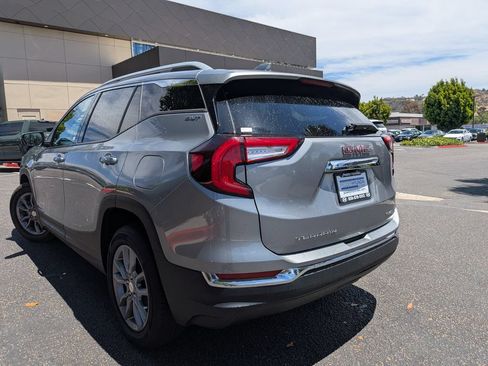 Used 2024 GMC Terrain SLT AWD/4WD image 7