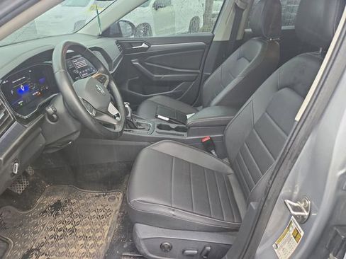 Used 2023 Volkswagen Jetta SE image 10