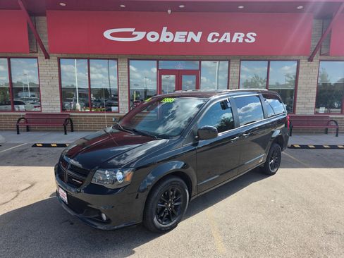 Used 2020 Dodge Grand Caravan SE image 1