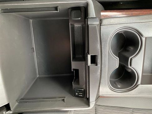 Used 2015 GMC Yukon XL SLE w/ Convenience Package image 32