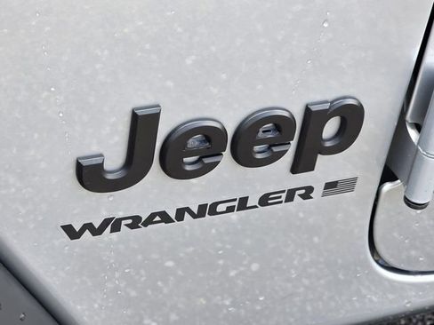 Used 2023 Jeep Wrangler Willys image 30