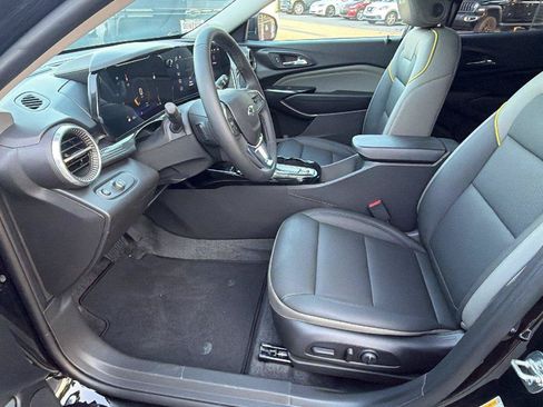 New 2026 Chevrolet Trax ACTIV w/ Sunroof Package FWD image 16