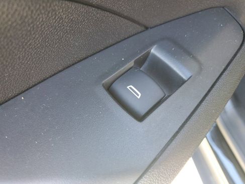 Used 2025 Chevrolet Trax LT image 16