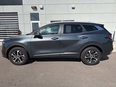 Certified 2024 Kia Sportage EX image 3