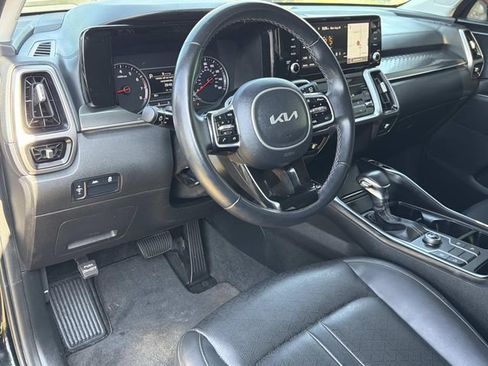 Used 2022 Kia Sorento S FWD image 18