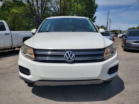 Used 2015 Volkswagen Tiguan S image 2