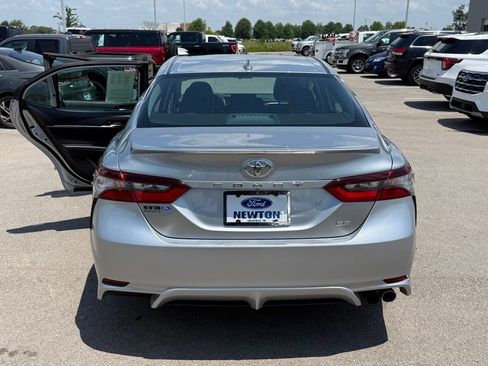 Used 2022 Toyota Camry SE FWD image 34