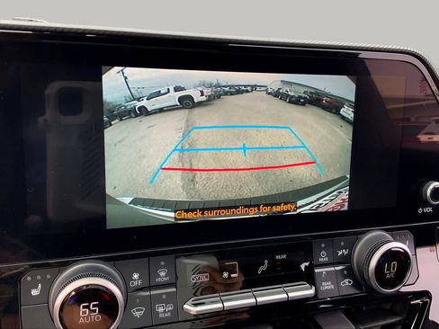 Used 2024 Toyota Highlander XSE FWD image 27