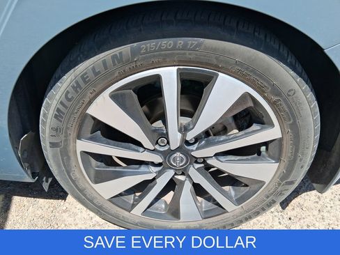 Used 2024 Nissan Sentra SV w/ SV Premium Package FWD image 17