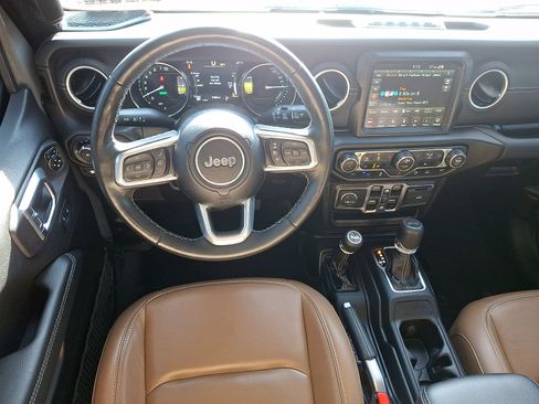 Used 2022 Jeep Wrangler Unlimited Sahara w/ Cold Weather Group image 12