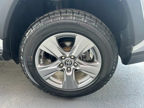 Used 2022 Toyota RAV4 XLE w/ Convenience Package AWD/4WD image 18