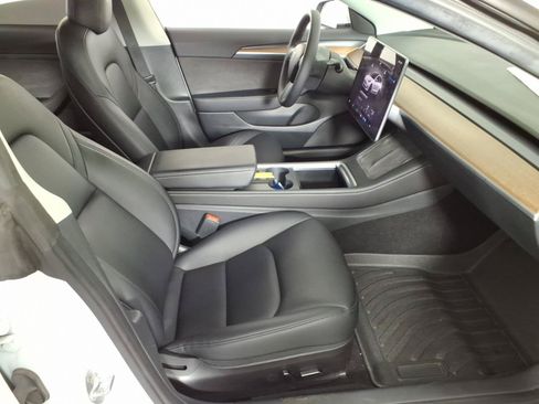 Used 2023 Tesla Model 3 Standard Range RWD image 9