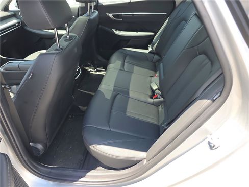 Certified 2025 Hyundai Sonata Limited FWD image 24