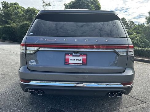 Used 2022 Lincoln Aviator Reserve w/ Equipment Group 201A image 6