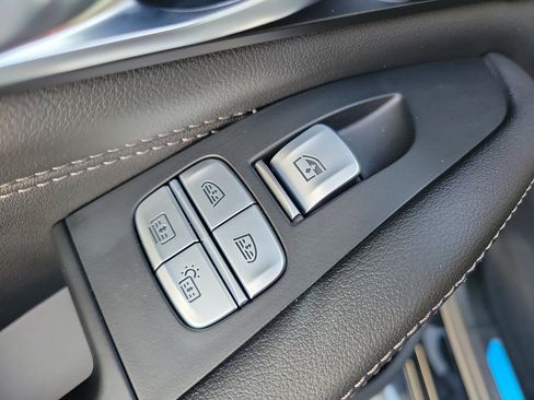 Used 2026 BMW X7 xDrive40i AWD/4WD image 18