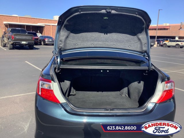 Used 2014 Toyota Camry SE FWD image 16