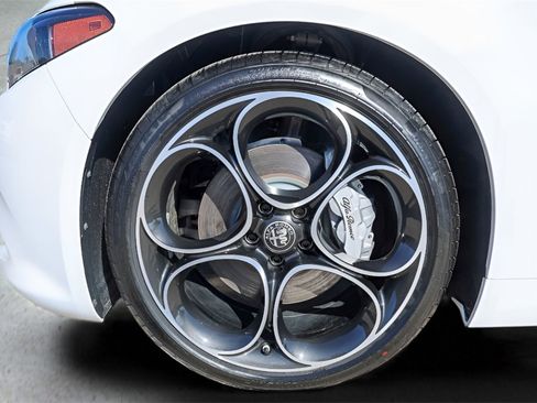 New 2025 Alfa Romeo Giulia w/ Driving Assist Package image 22