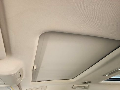 Used 2021 GMC Acadia Denali w/ Denali Technology Package FWD image 27