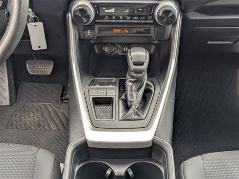 Used 2019 Toyota RAV4 LE image 19