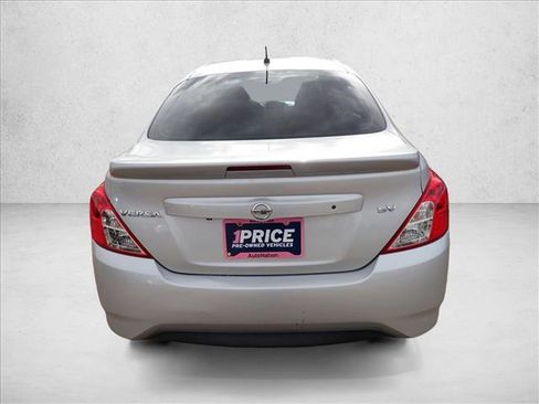 Used 2019 Nissan Versa SV image 3