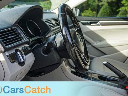 Used 2018 Volkswagen Passat 2.0T SE image 21