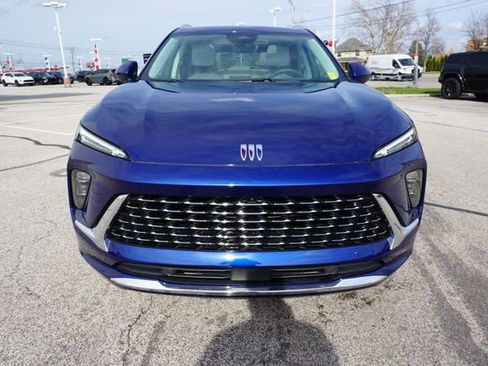 Used 2025 Buick Envision Avenir image 10