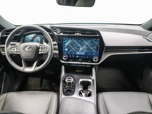 Used 2025 Lexus RZ 300e image 12