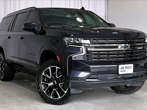 Used 2022 Chevrolet Suburban RST w/ Luxury Package image 34