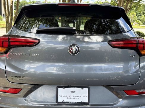 Used 2021 Buick Encore GX Select w/ Sport Touring Package FWD image 10