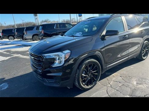 Certified 2023 GMC Terrain SLE w/ Driver Convenience Package image 4