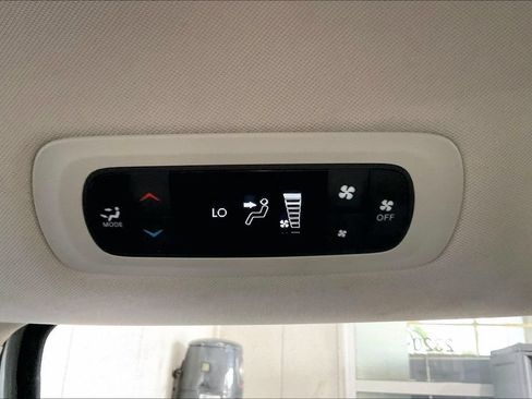 Used 2023 Chrysler Voyager LX FWD image 16