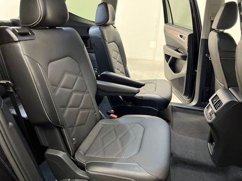 Used 2024 Volkswagen Atlas SE image 19