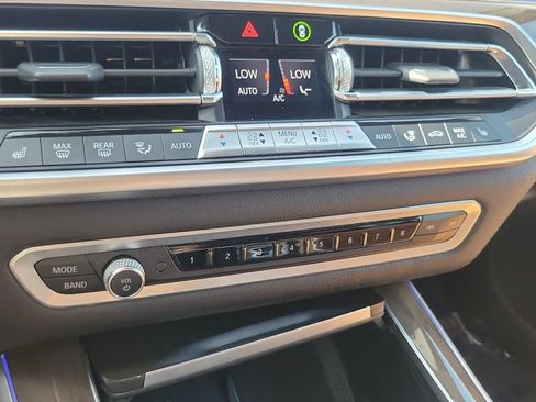 Used 2021 BMW X5 xDrive40i w/ M Sport Package AWD/4WD image 18