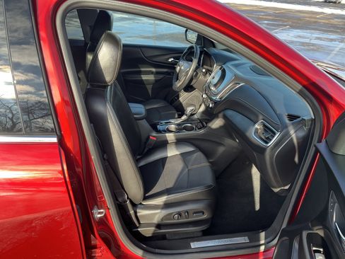Used 2023 Chevrolet Equinox Premier image 17