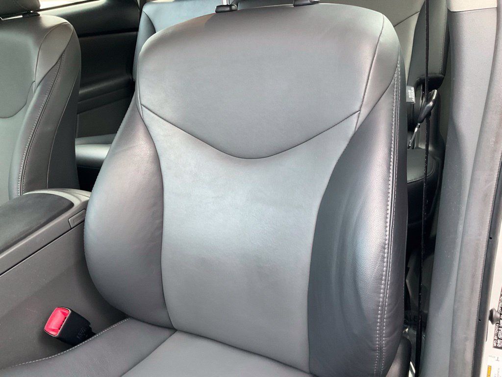 Used 2012 Toyota Prius V Five FWD image 16