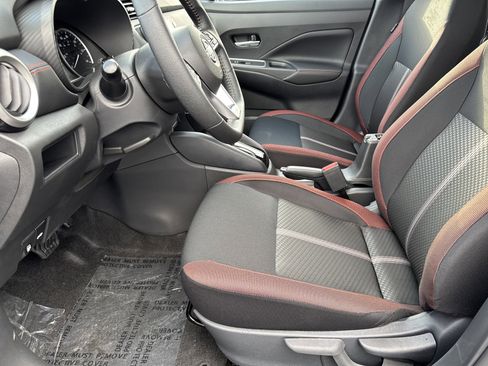 New 2025 Nissan Versa SR w/ Trunk Package image 12