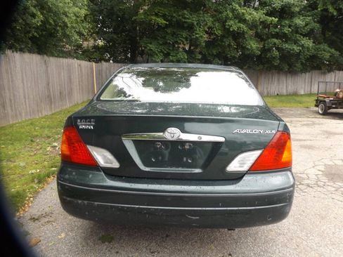 Used 2002 Toyota Avalon XLS FWD image 6