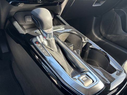 Used 2025 Chevrolet Trax LT image 40