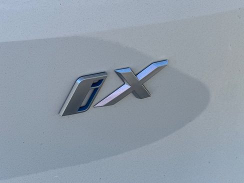 Used 2024 BMW iX xDrive50 w/ Sport Package AWD/4WD image 40