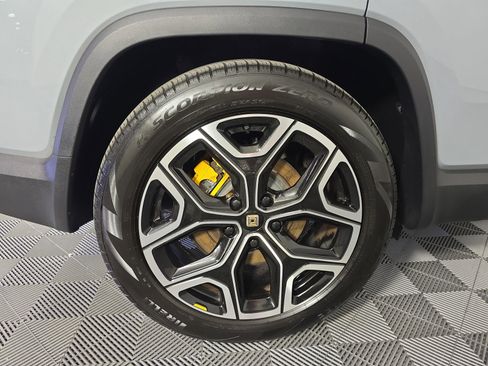 Used 2023 Rivian R1S Adventure AWD/4WD image 12