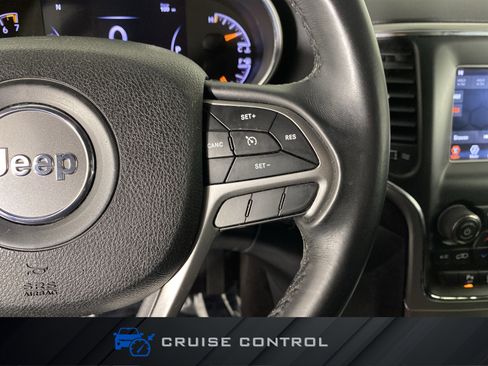 Used 2018 Jeep Grand Cherokee Laredo image 23