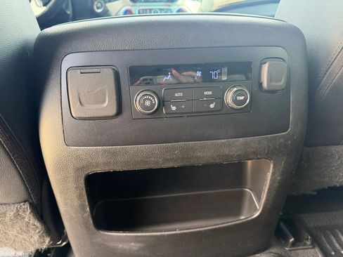 Used 2019 GMC Yukon XL SLT AWD/4WD image 40
