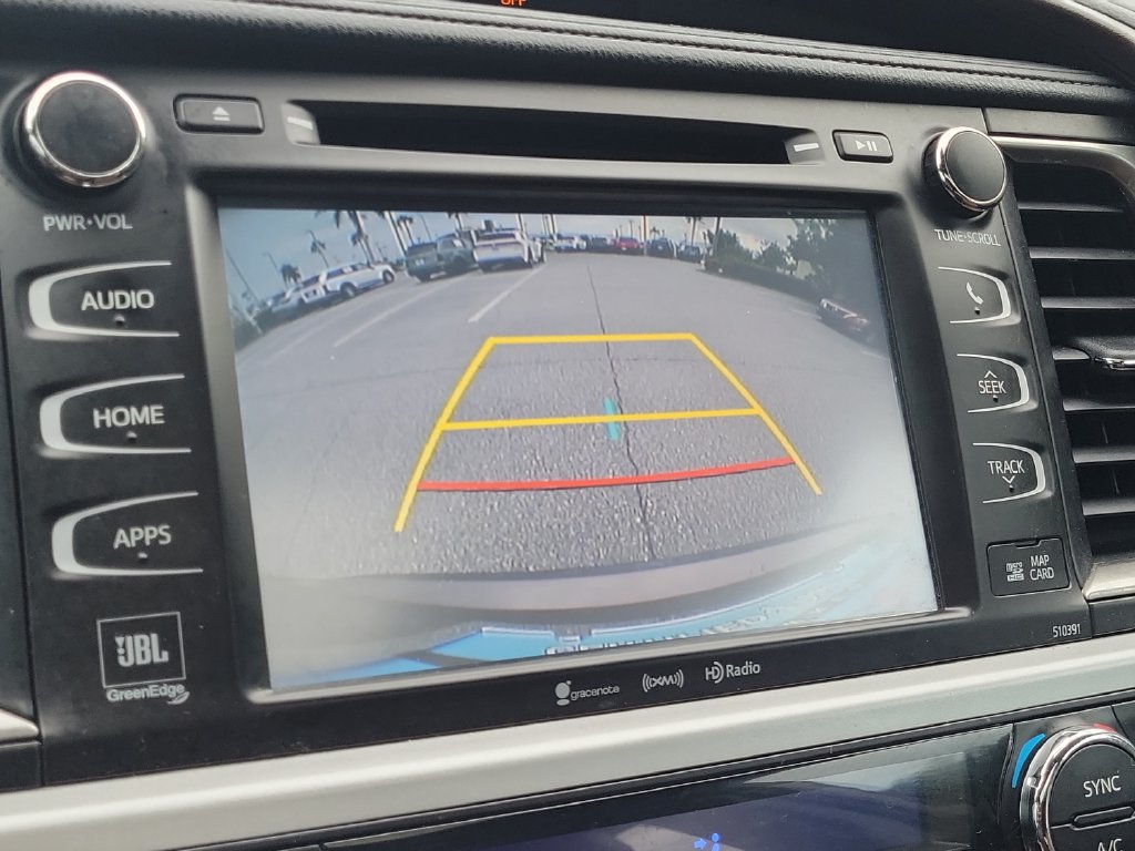 Used 2019 Toyota Highlander Limited AWD/4WD image 18