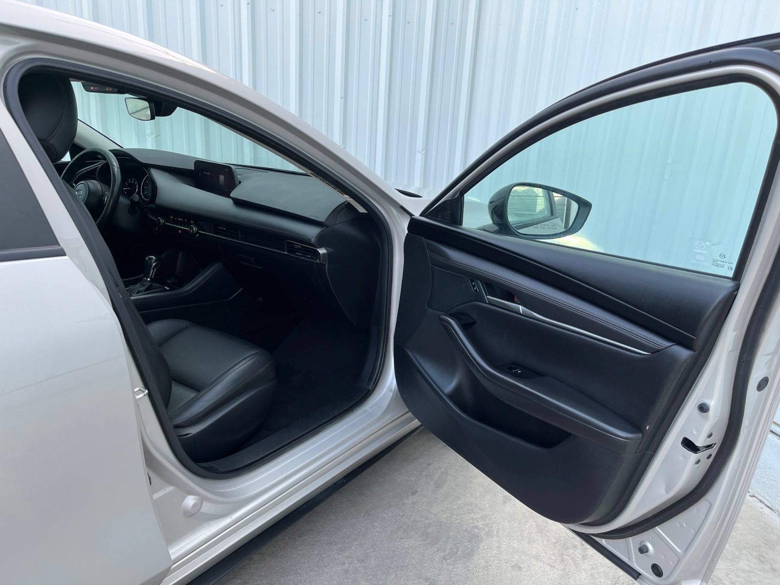 Used 2024 MAZDA MAZDA3 s FWD image 17