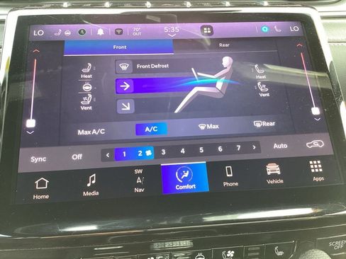 Used 2024 Jeep Grand Cherokee L Limited w/ Luxury Tech Group II image 24