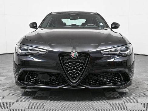 New 2025 Alfa Romeo Giulia w/ Driving Assist Package image 32