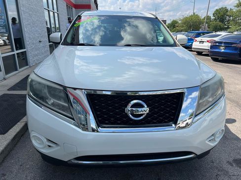 Used 2014 Nissan Pathfinder S AWD/4WD image 10