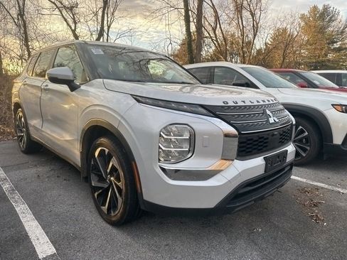 Used 2022 Mitsubishi Outlander ES image 6