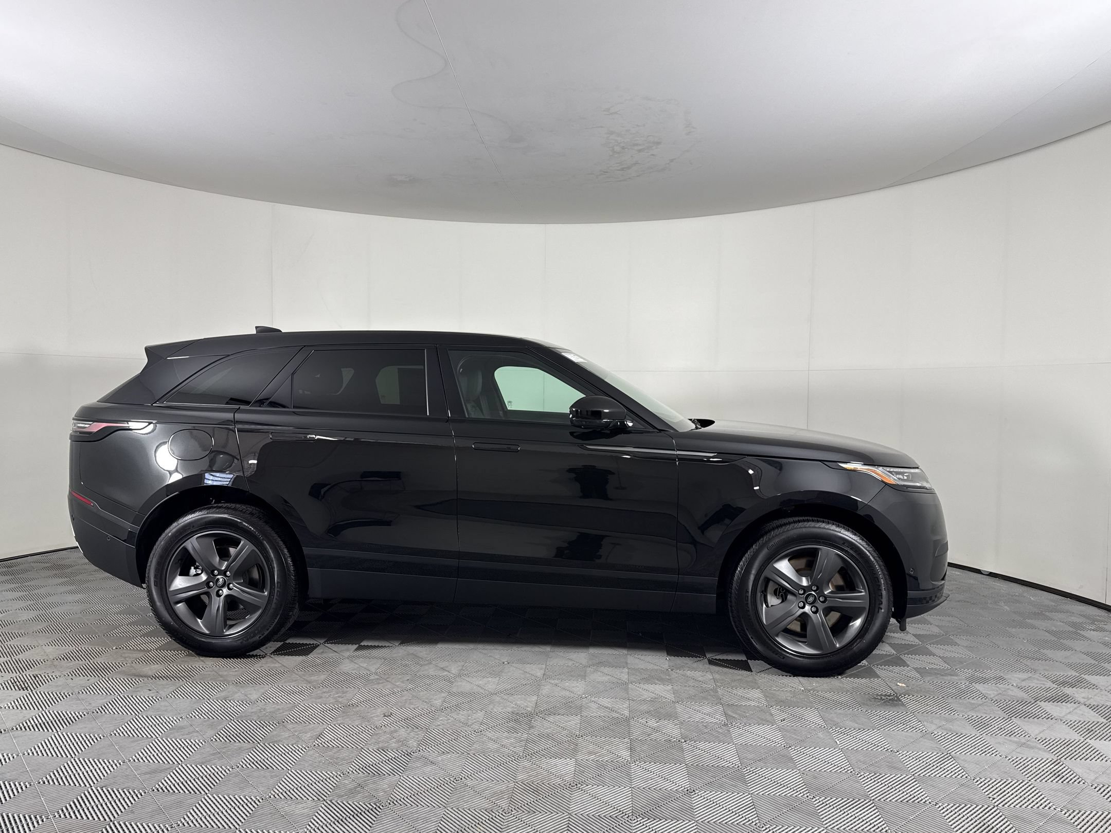 New 2026 Land Rover Range Rover Velar S AWD/4WD image 8